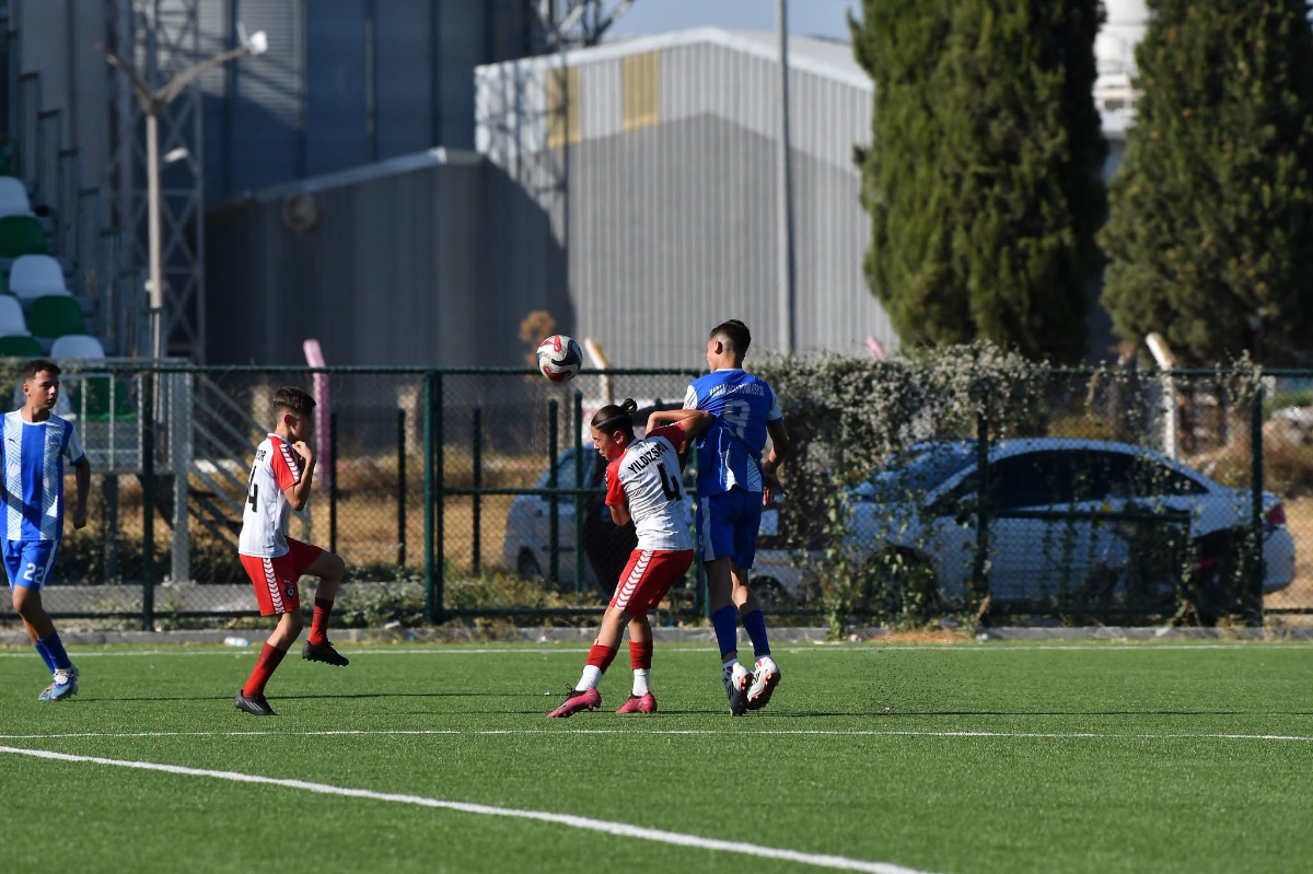 Genç Takımımız Manisa Yıldızspor ile Hazırlık Maçında Karşılaştı - Galeri 10